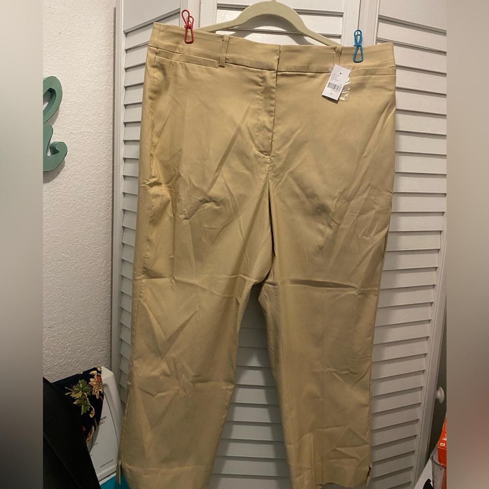 LANE BRYANT Women’s 4 Season “Slim Capri Mid Rise Pant” Size 14 Tan NWT